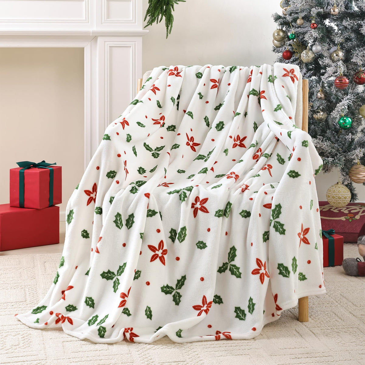 Christmas Fleece Print Throw Blanket, Super Soft Plush Cozy Fuzzy Red Floral and Green Leaves Printed Throw Blankets