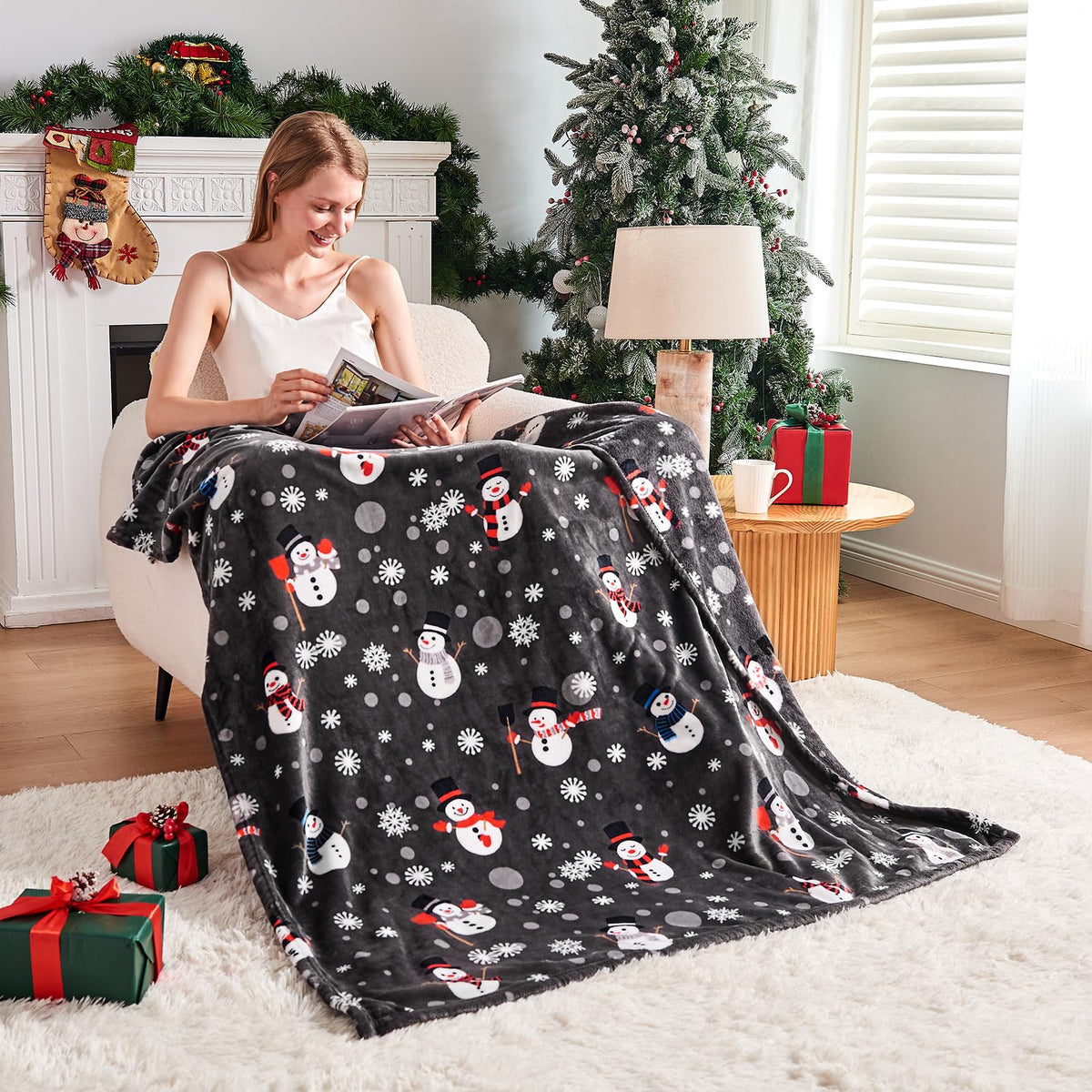 Grey Christmas Throw Blanket - Soft Warm Cozy Fleece Winter Throw, Holiday Blanket with Snowman And Snowflake