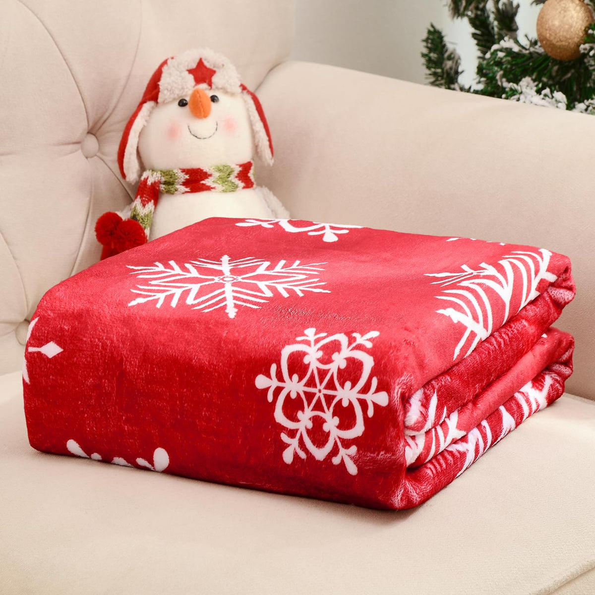 Christmas Throw Blanket for Couch, Soft Fuzzy Cozy Blankets for Winter, Red Snowflakes Pattern