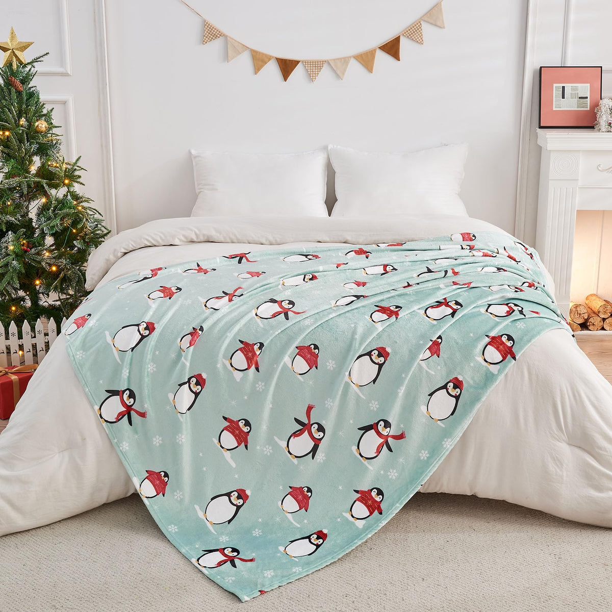 Christmas Fleece Penguin Throw Blankets for Couch Bed - Lightweight Plush Cozy Fuzzy Soft Blankets