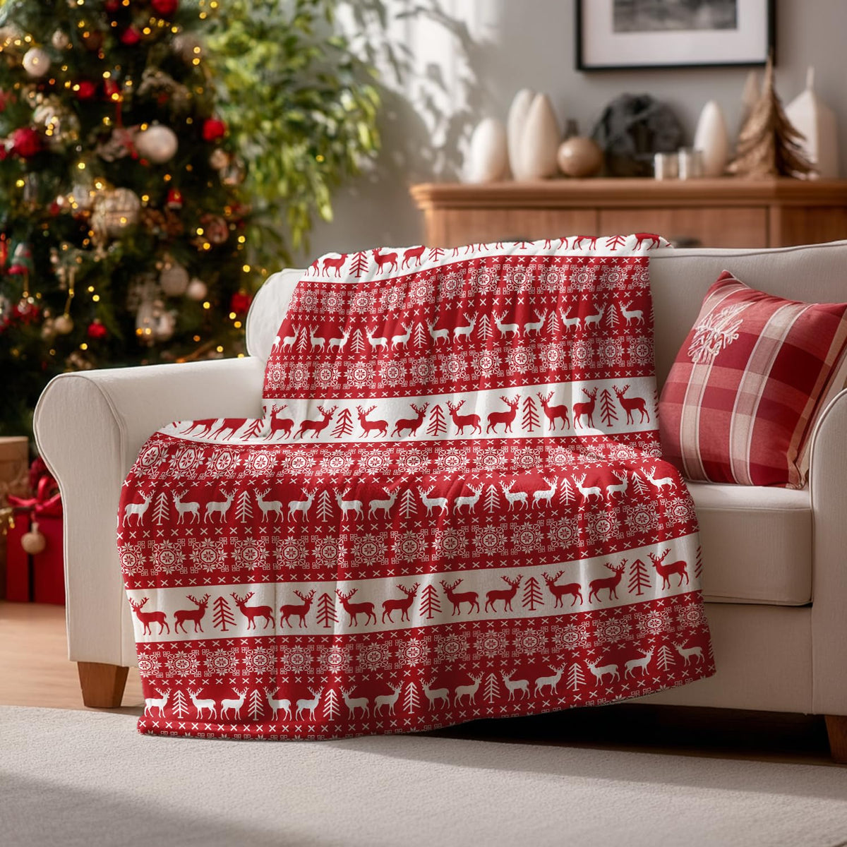 Christmas Flannel Blanket Throw, Red Reindeer Soft Fuzzy Plush Cozy Fleece Blankets