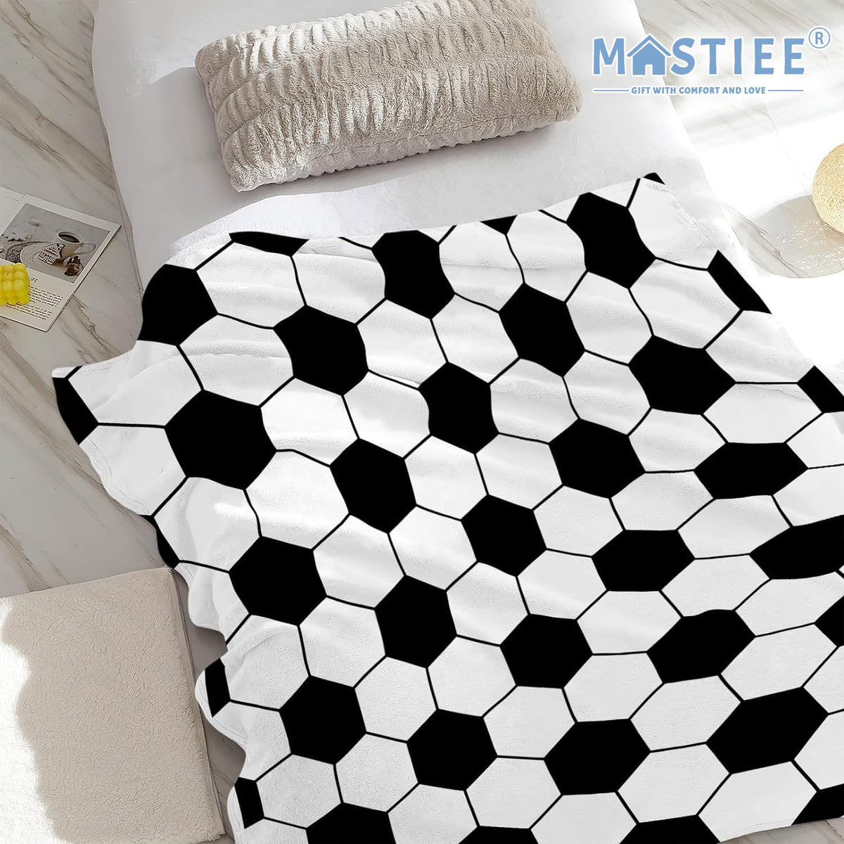 Soccer Blanket, 50"x60" Soccers Gifts for Boys 8-12 Girls Soccer Lovers, Soft Fleece Throw Blanket for Kids Toddlers Teens