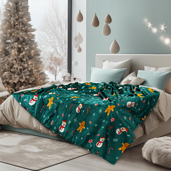 Christmas Gingerbread Throw Blanket | Green Holiday Christmas Fleece Blanket