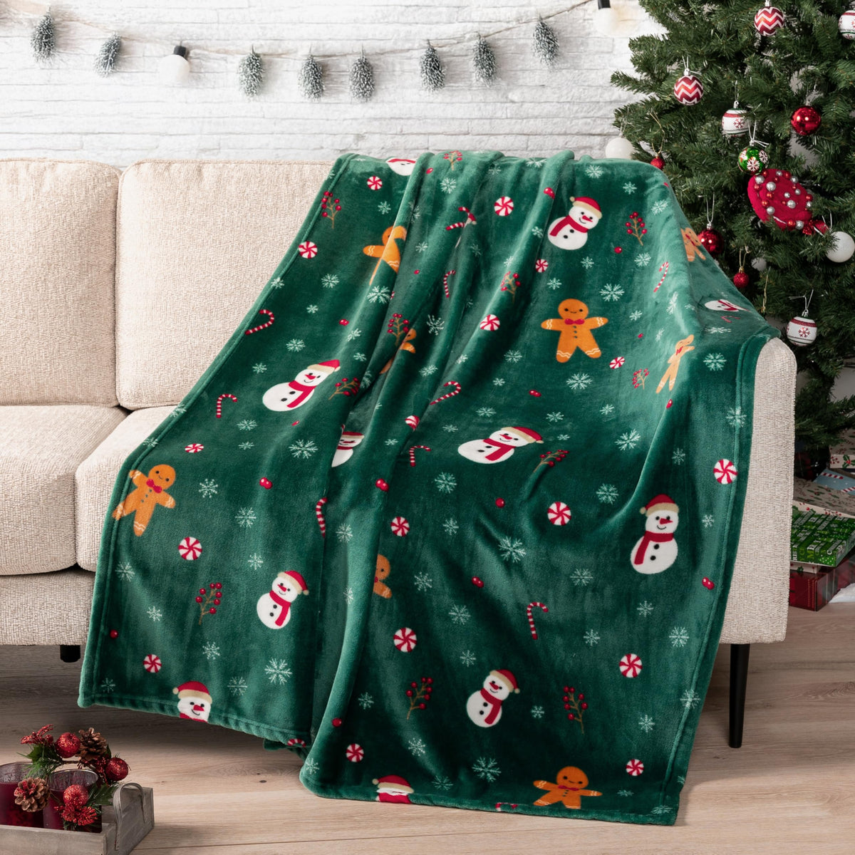 Christmas Gingerbread Throw Blanket | Green Holiday Christmas Fleece Blanket