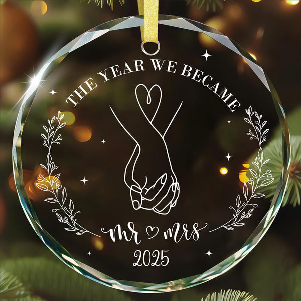Engagement Gift for Mr&amp;Mrs - 2025 Glass Engagement Ornament for Newly Engaged Couples Bride to Be
