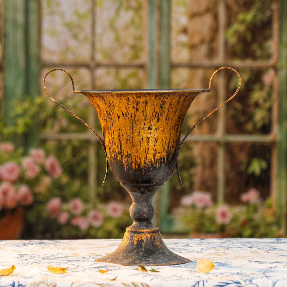 Rustic Metal Handle Planter – Vintage Farmhouse Flower Pot for Home & Garden Decor