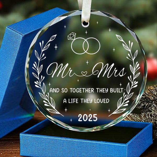 First Christmas Married Ornament 2025 - Mr and Mrs Sign Wedding Gifts for Couples, Newlyweds - Bridal Shower Present