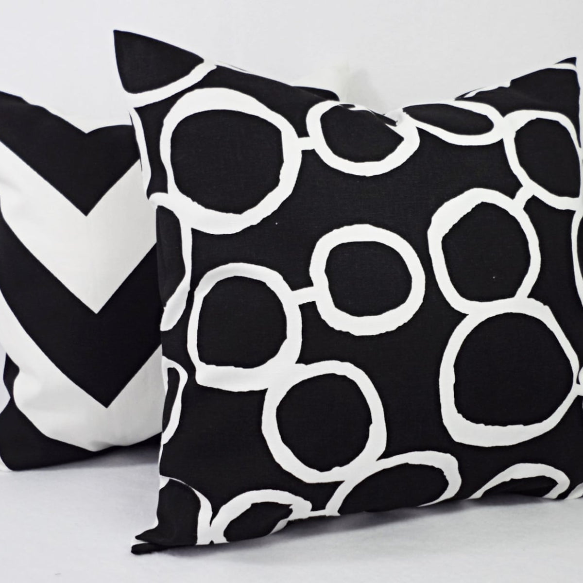Black and White Pillow Cover, 18x18 Inch Waterproof Outdoor Greek Key Plaid Geometry Pillow Sham (Copy)