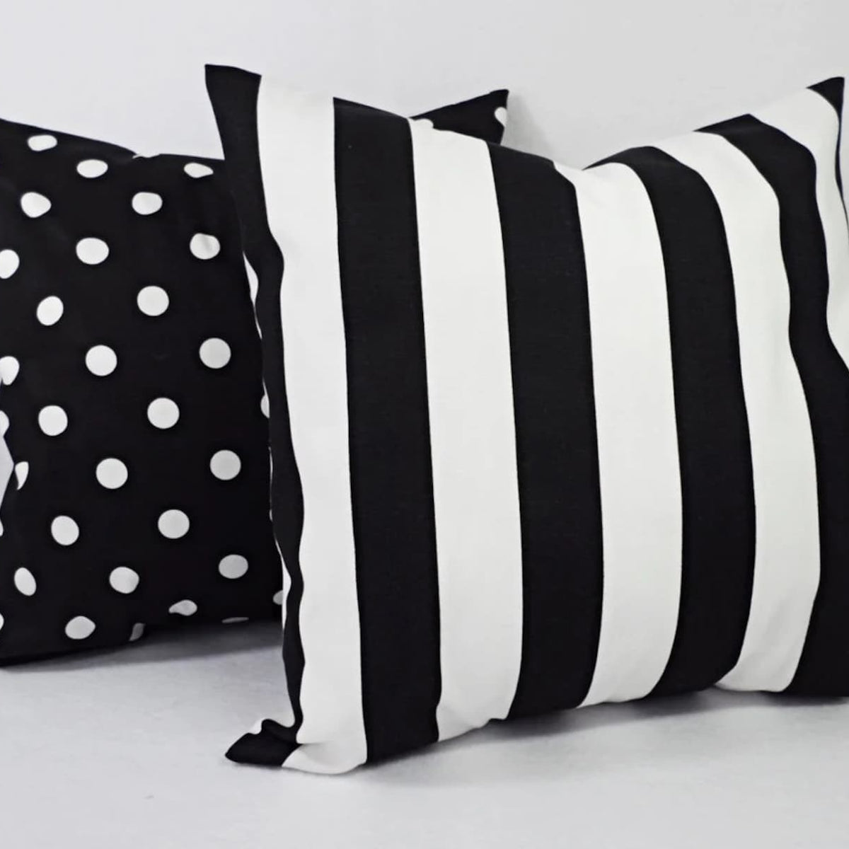 Black and White Pillow Cover, 18x18 Inch Waterproof Outdoor Greek Key Plaid Geometry Pillow Sham (Copy)
