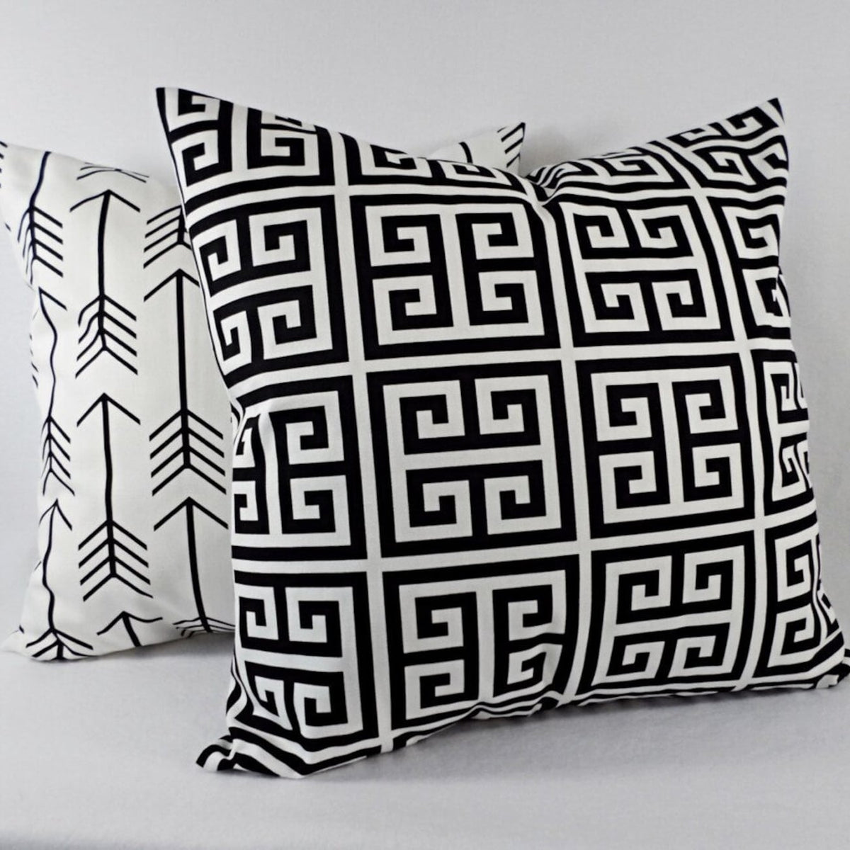 Black and White Pillow Cover, 18x18 Inch Waterproof Outdoor Greek Key Plaid Geometry Pillow Sham (Copy)