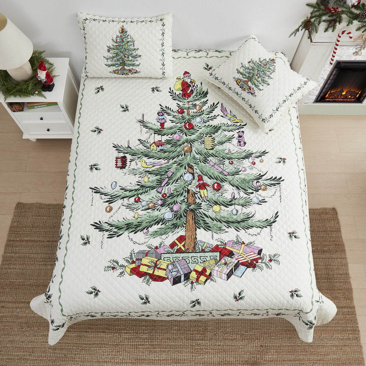 Christmas Tree Quilt Set, Festive Holiday Bedspread with Pillow Shams, Soft Microfiber Lightweight Bedding