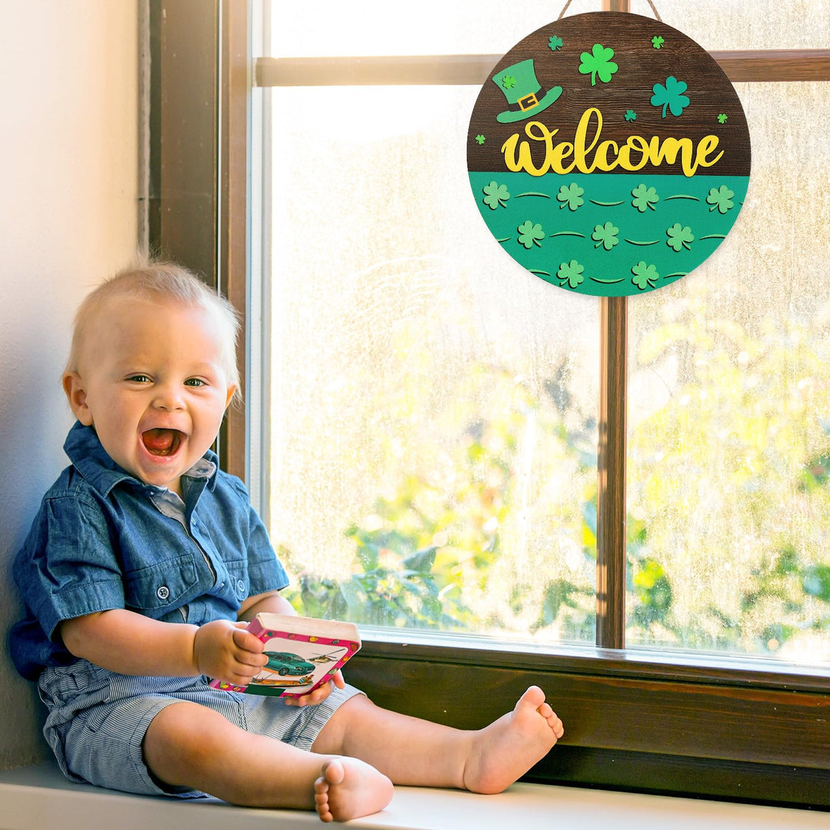 St. Patrick's Day Welcome Door Wooden Hanging Sign Farmhouse Rustic Irish Clover Front Door Decoration for Irish Holiday