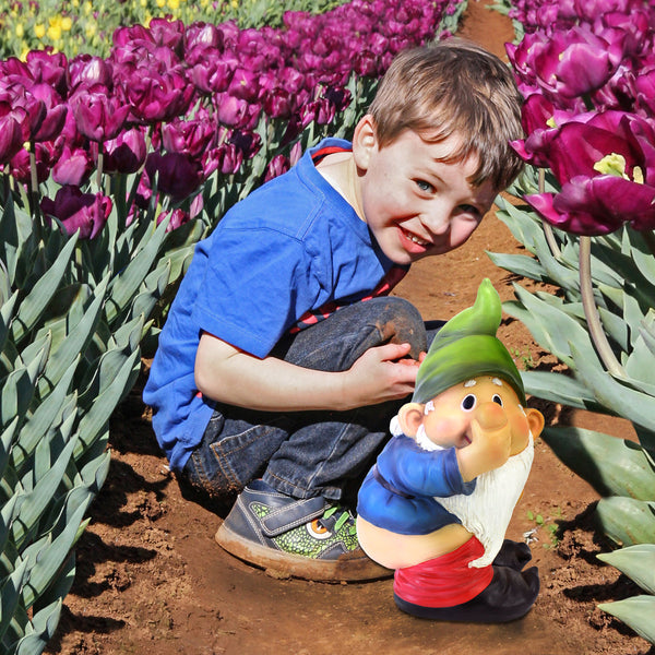 Funny Stinky Garden Gnome Statue, Outdoor Yard Decoration for Lawn, Patio or Garden Décor