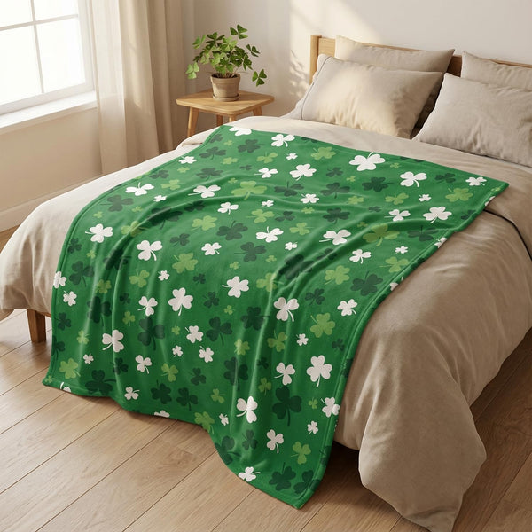 St. Patrick's Day Flannel Blanket Throw, Spring Shamrock Green Leaves Soft Fuzzy Plush